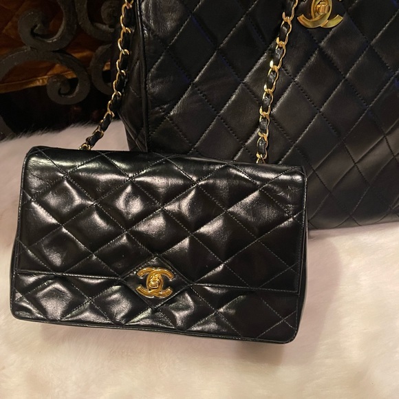 Chanel Vintage Diamond
Tip Single Chain Classic Flap - Picture 2 of 15